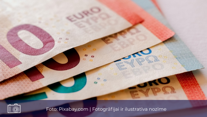 Attēls ar eiro banknotēm