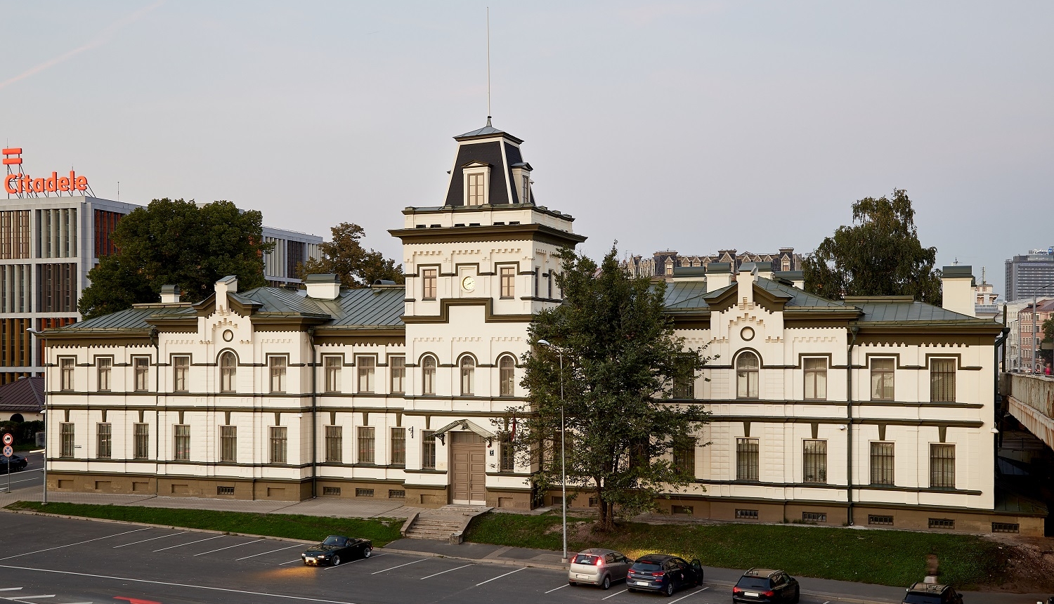 Iekšējās drosības biroja ēka, kādreizējā muitas ēka